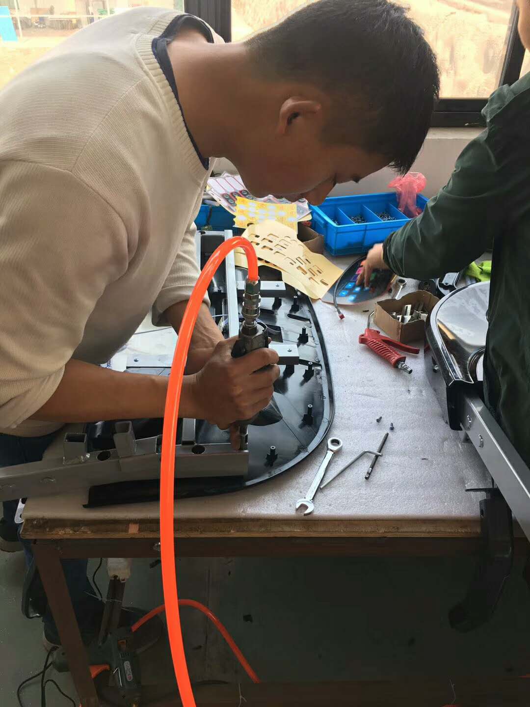 The Production Process of Commercial Treadmills