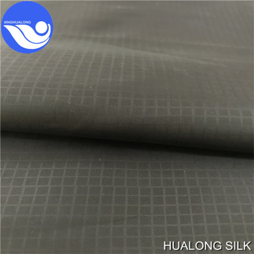 Conception de style simple de tissu de taffetas de polyester en relief