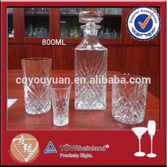 Elegant square empty glass decanter with stopper