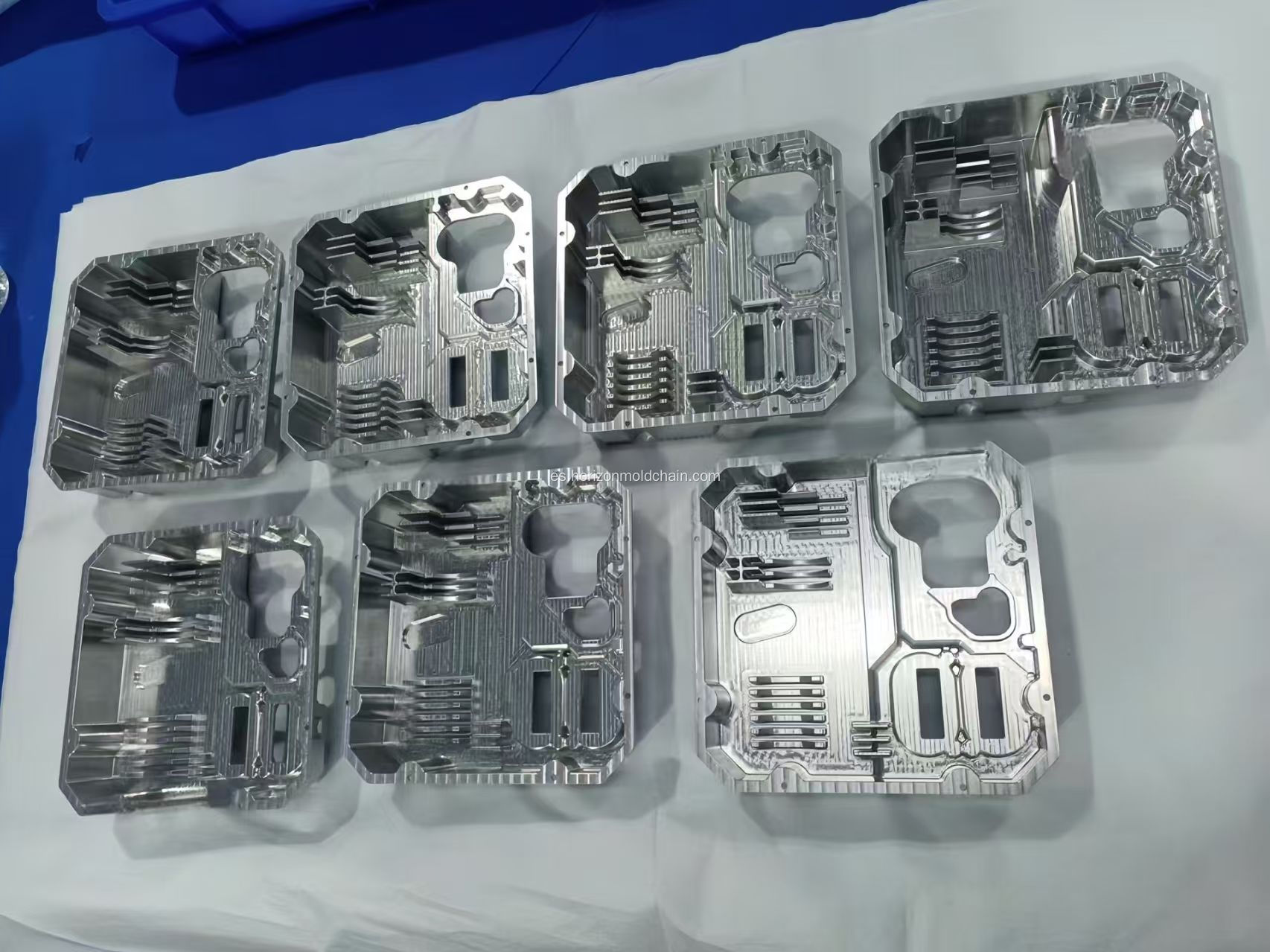 Piezas de lata de muerte de aleación de aluminio para equipos de torre de señales