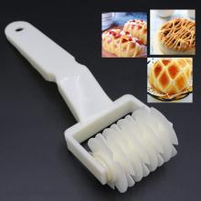 Bakeware Embossing Dough Roller Cutter Pie Pizza Cookie Pastry Knife Plastic Lattice Broaches Household Kitchen Baking Tools