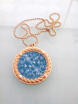 Mini Gold Round Photo Frame with Chain (GZHY-KA-009)