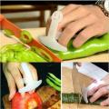 2pcs Smiley Kitchen Gadgets Anti-cut Hand Finger Protector (White)