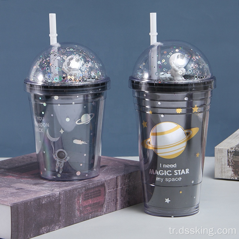 Çift plastik bardak yaratıcı gezegen çizgi film su bardağı