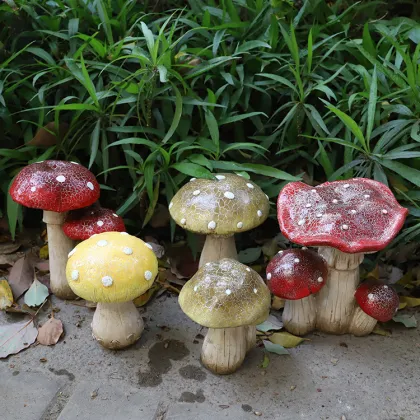 Customized Garden Decoration Mushroom Props - Resin Mushroom Statue