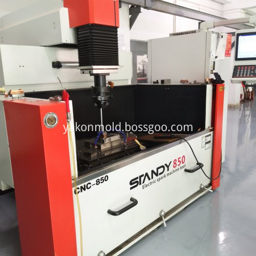 Plastic injection BMC mold