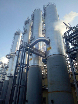 La colonna in acciaio al carbonio viene utilizzata per la distillazione