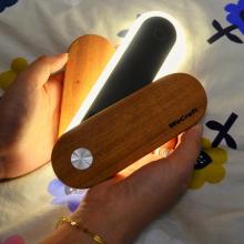 Smart wiederaufladbare tragbare Holztischlampe Handvoll Größe