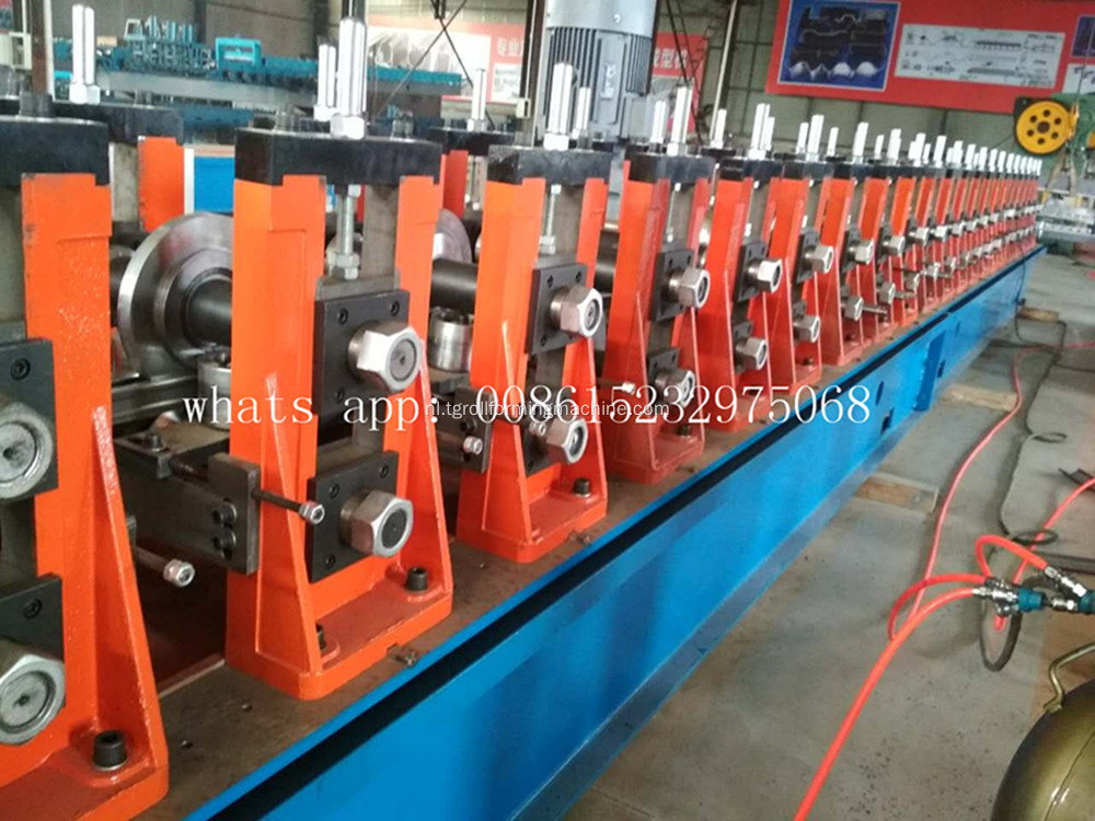 Kabelgoot Strut Support Making Machine