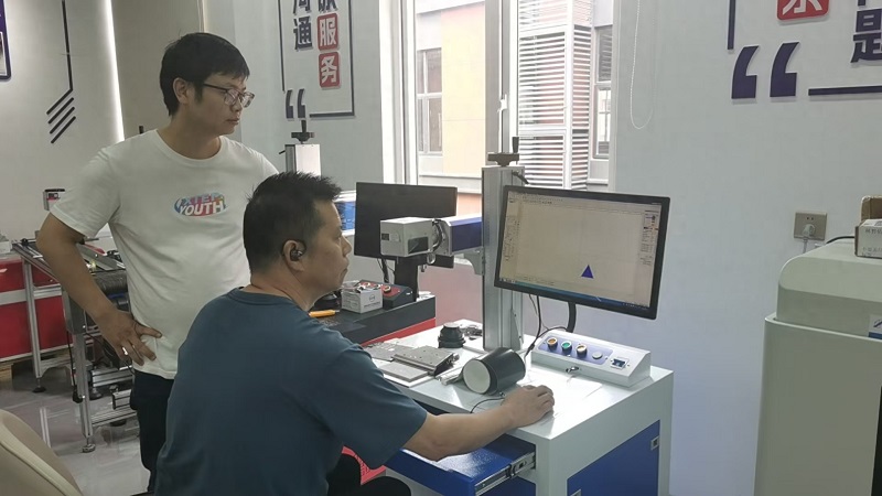Chuke Intelligent's 50W laser marking machine delivers 0.1mm metal marking, perfectly meeting the customer's needs!