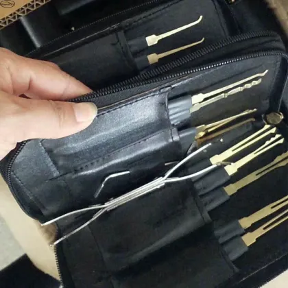 Automotive Locksmith Tools: Car Lock Pick and Air Wedge Kit