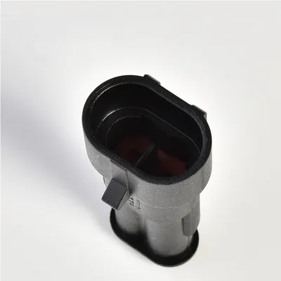 KUM HU Series 4 Pin Female Connector