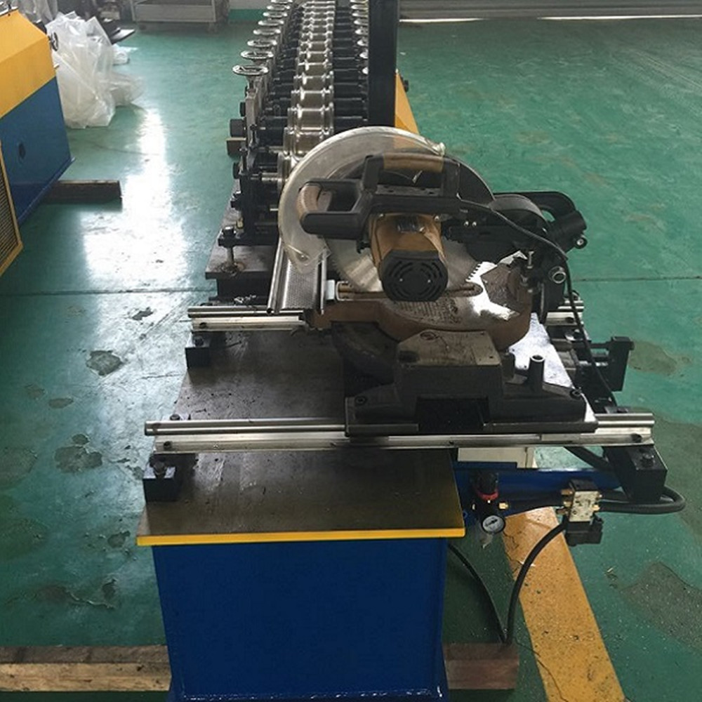 Roll up door roll forming machine