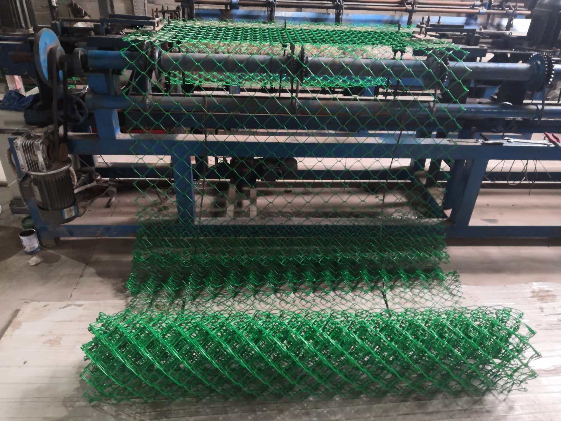 Green PVC chain link mesh