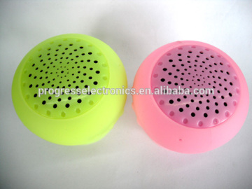Mini waterproof phone/tablet bracket bluetooth speaker