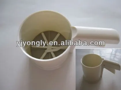 Bakeware Patisserie One-Handed Flour Sifter