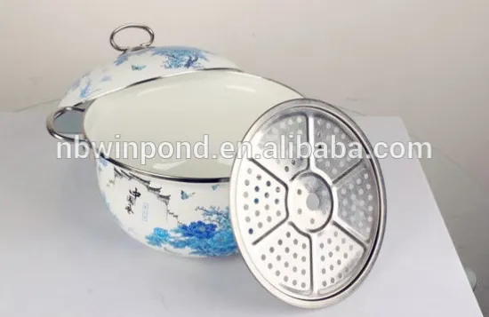 2016 New enamel casserole with bracket