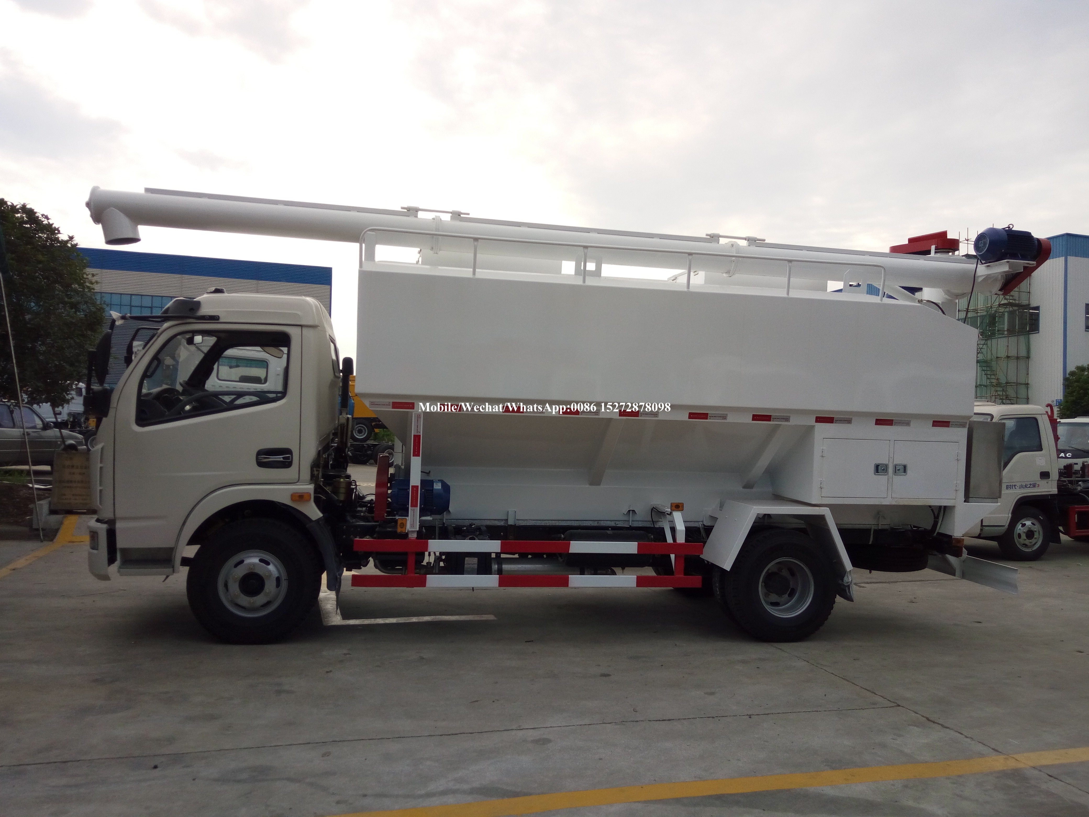 Bulk Feed Transport Truck (9)
