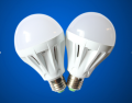 Preço barato LED bulbo Global 7W E27