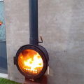 Outdoor -Feuer umgibt Energiekamin