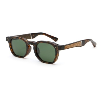 Polygon Retro Square Sunglasses with Wood‑Effect Temples