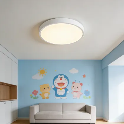 Ceiling lamp with uniform light spread