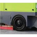 Electric sweeping and cleaning vehicle