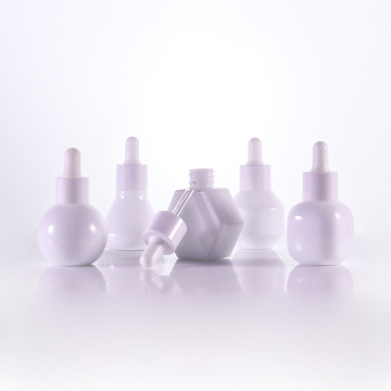 Botella de gotera blanca de ópalo de diferentes formas al por mayor