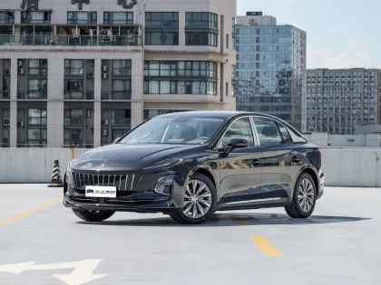 HONGQI e-qm5 electric sedan car