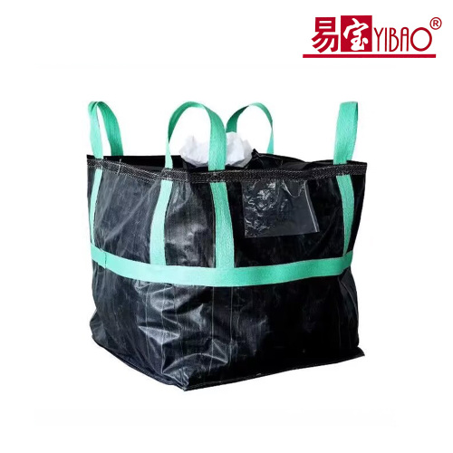 Quatro sacos de tecido à prova de umidade revestidos de preto pendurados