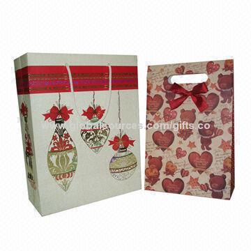 Christmas Paper Gift Bags, New Design, 3 Sizes are Available, Various Materials are Workable, OEM