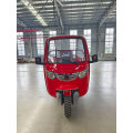 Triciclo compacto com cabine de motorista segura
