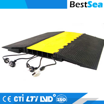 Cable protector ramp with 5 channels, top quality rubber cable protector humps