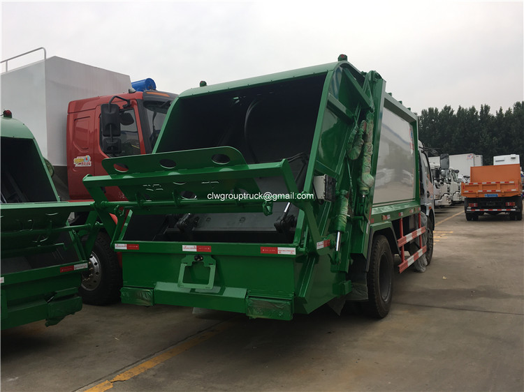 Garbage Collector Truck5