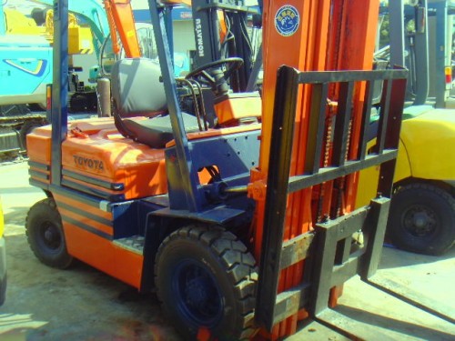 used Toyota 2.5T forklift