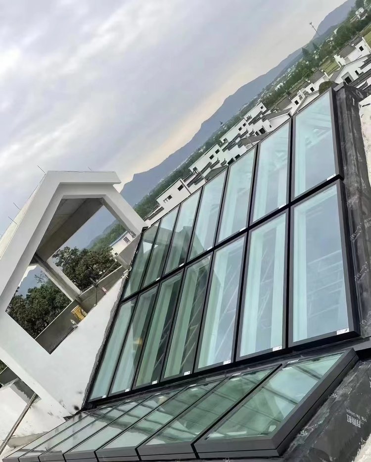 Skylight daylighting coated laminated glass
