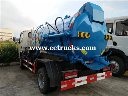 Dongfeng 10 CBM Dung Suction Trucks