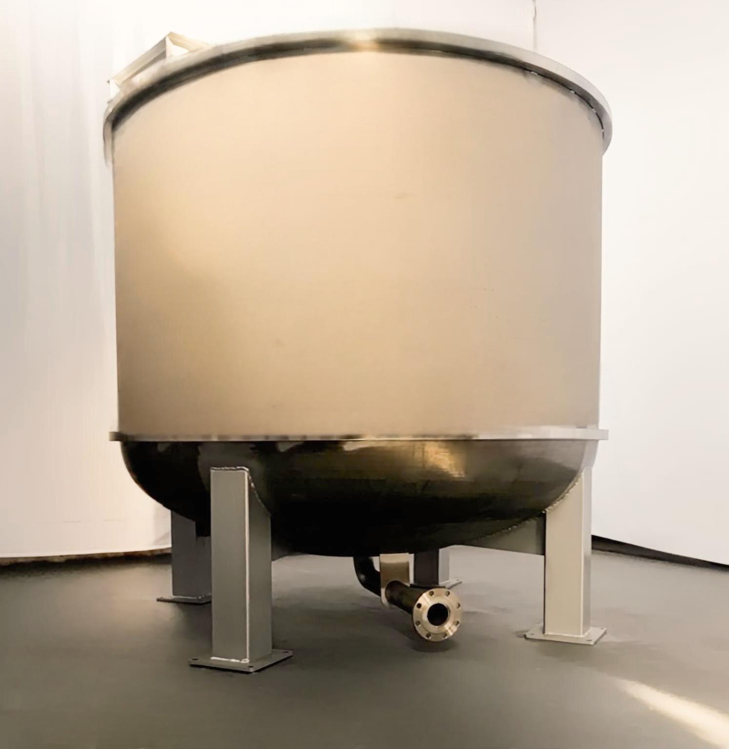 Pulp storage tank for pulp processing