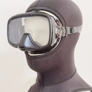 Affordable Tempered Glass Diving Mask with Pig Nose Purge Valve for Snorkeling, Spearfishing, Swimming & Scuba Diving
