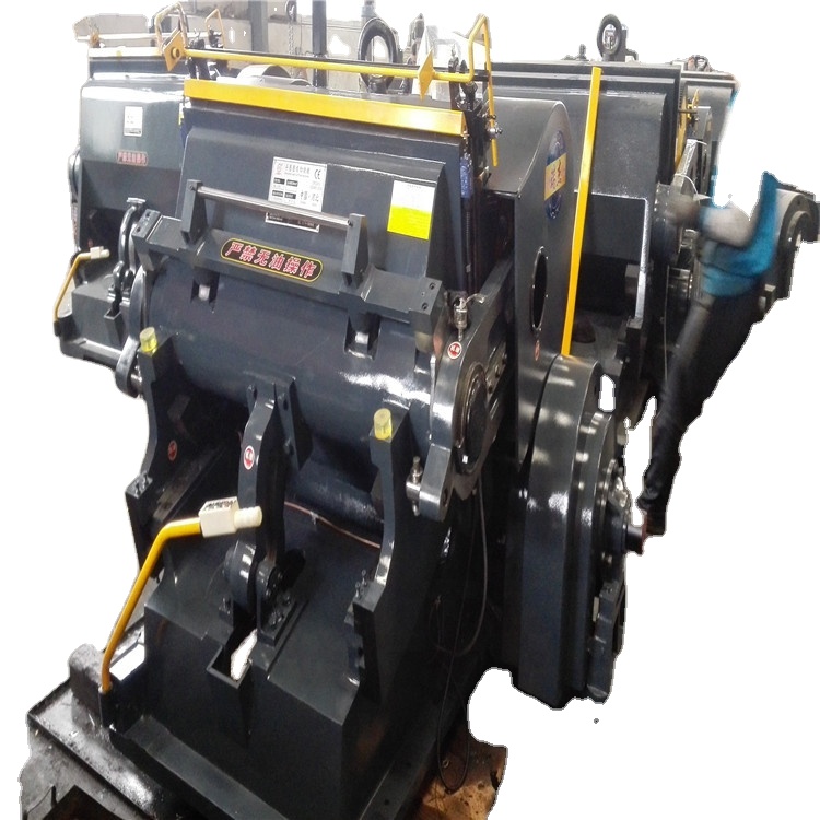 Corrugated paper carton die cut creasing pounching machine