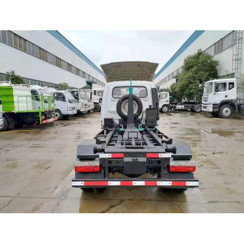 Dongfeng 4x2 Hook Arm Lifting Garbage Truck