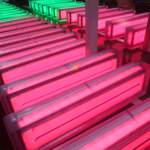 Intelligent pedestrian crossing floor tiles traffic lights