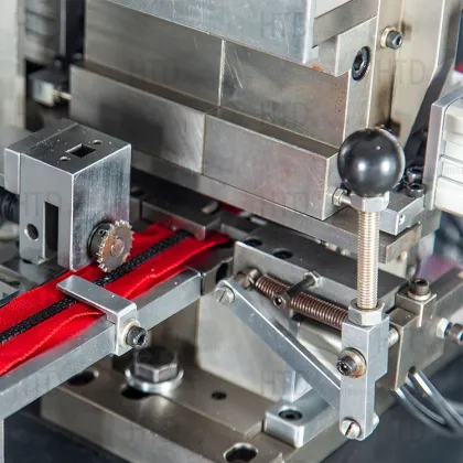 Plastic Zipper Gapping Machine Zipper Teeth Removing