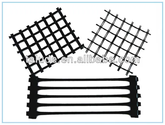 Polyester geogrid for road surfaces
