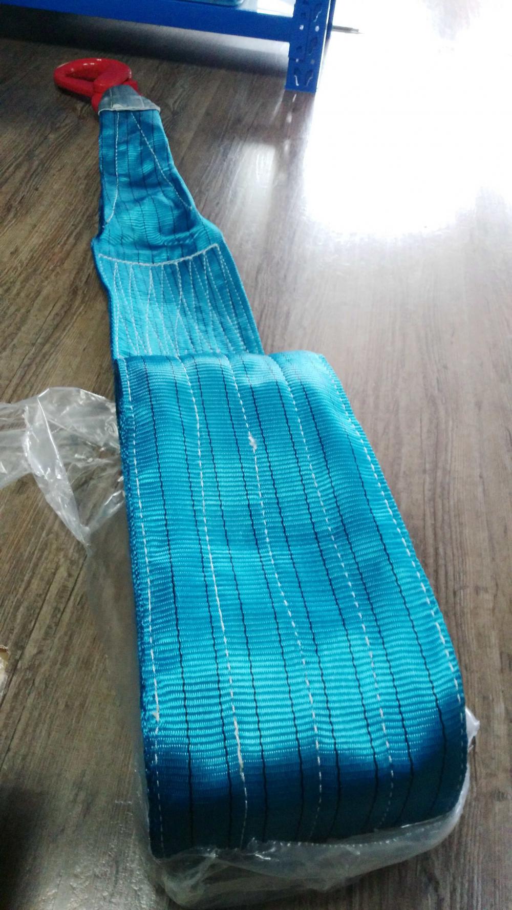 Blue Polyester Sling 8,000kgs Breaking Strength With Lifting Hook