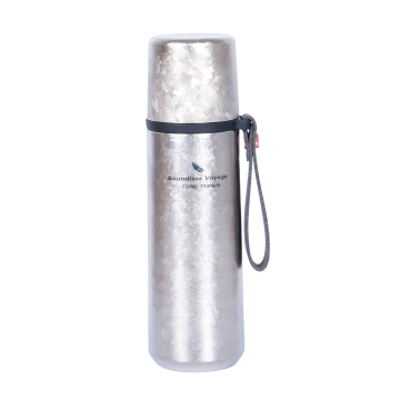 Butelka bezgraniczna Titanium Thermos - lekka i przenośna do zajęć na świeżym powietrzu