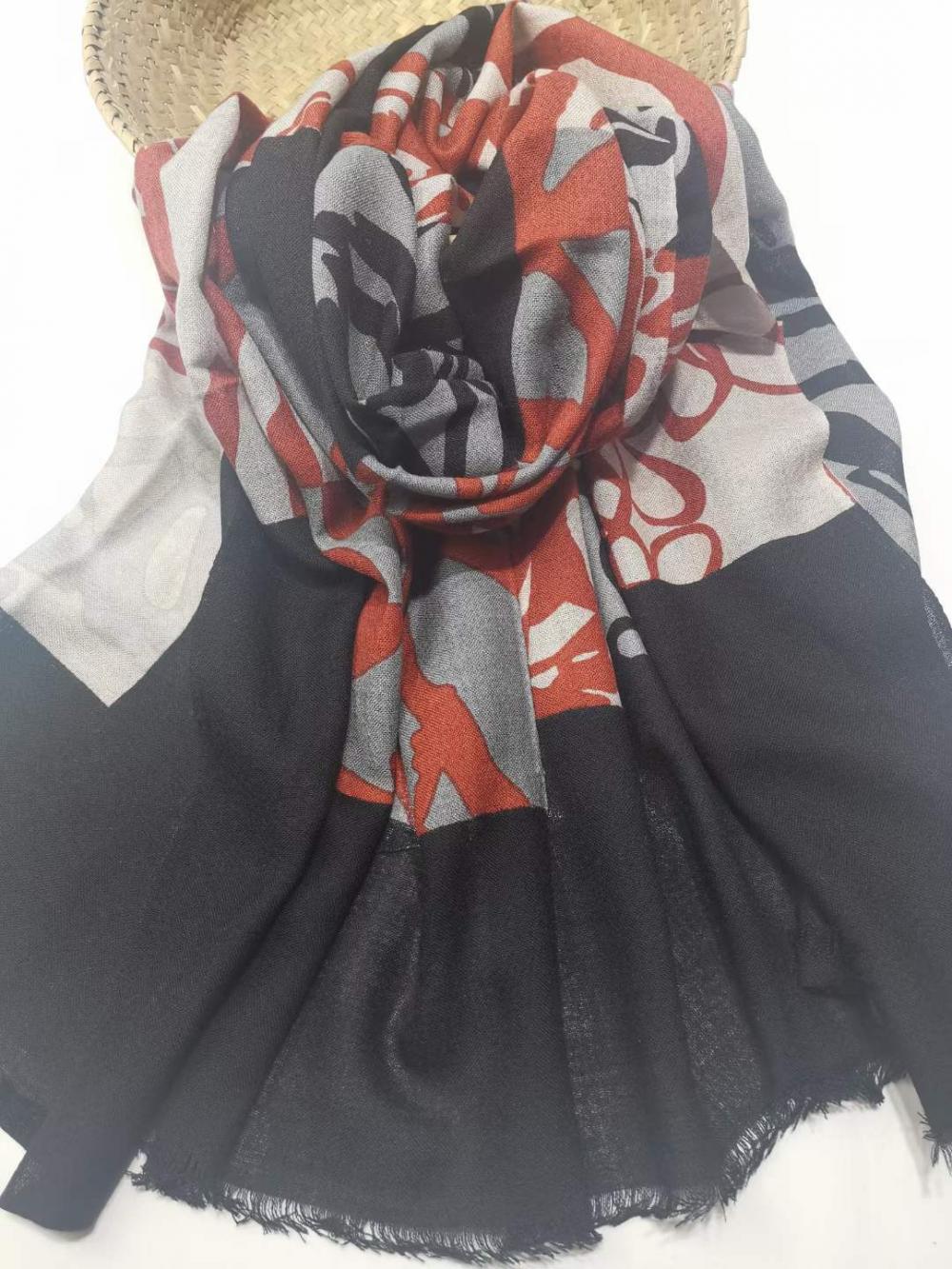 Printed Wool Scarf Zh 20