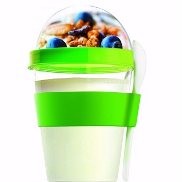 300ml Plastic Fruit Milk Cup with Spoon
