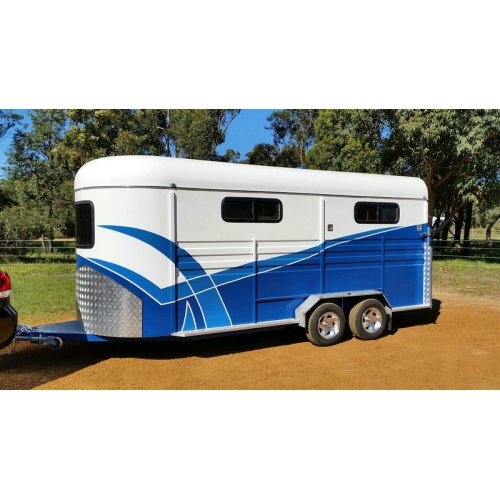 Three Horse Angle Load Trailer with Kitchen