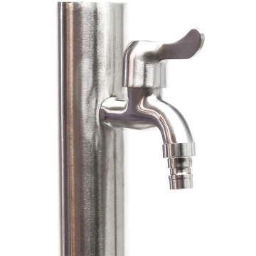 Tuyau reliant la colonne d&#39;eau de jardin en acier inoxydable avec robinet